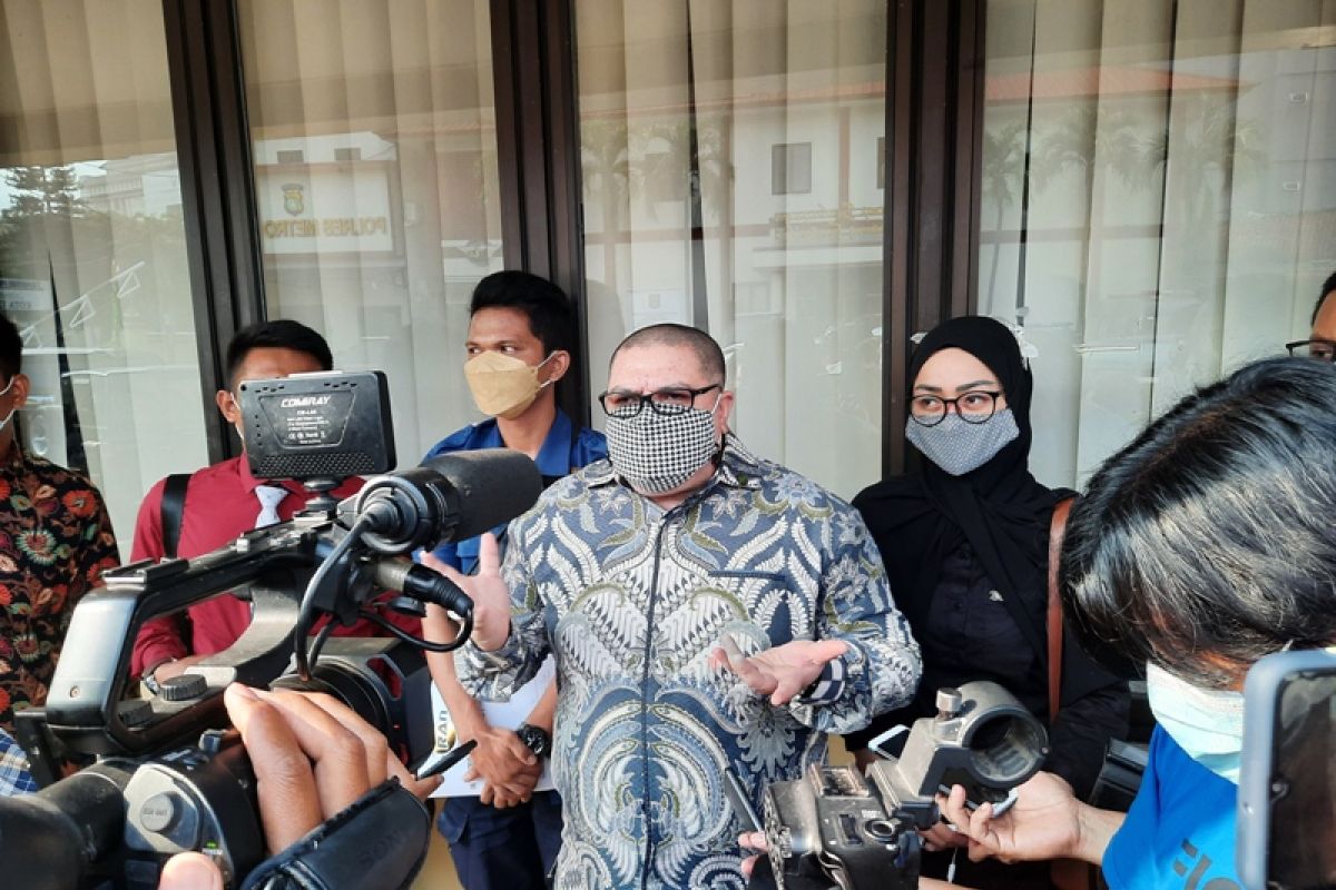 Razman Nasution serahkan bukti-bukti dugaan korupsi Damkar Depok