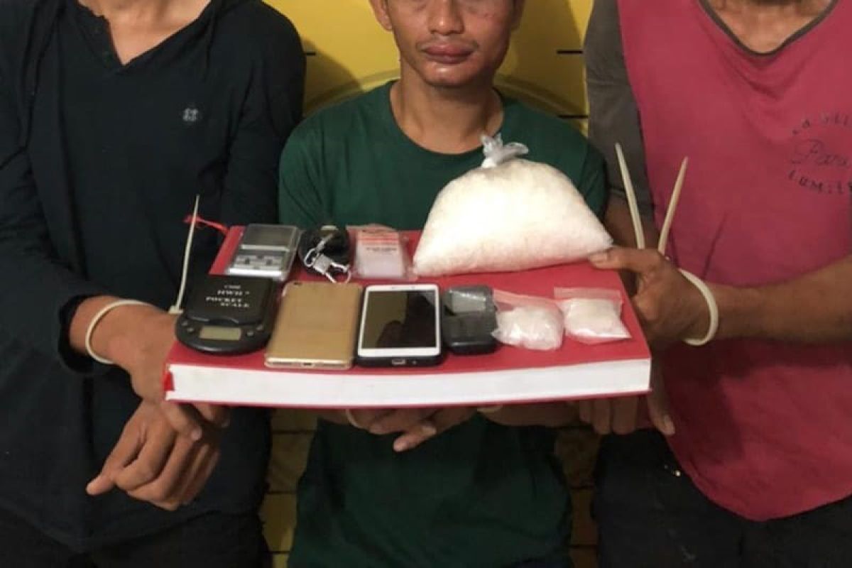 Polisi ringkus tiga pemuda saat transaksi sabu-sabu di hotel