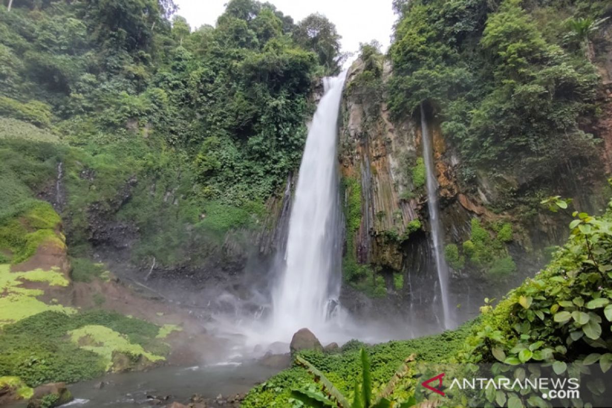 Menikmati pesona air terjun Tri Sakti Rejang Lebong