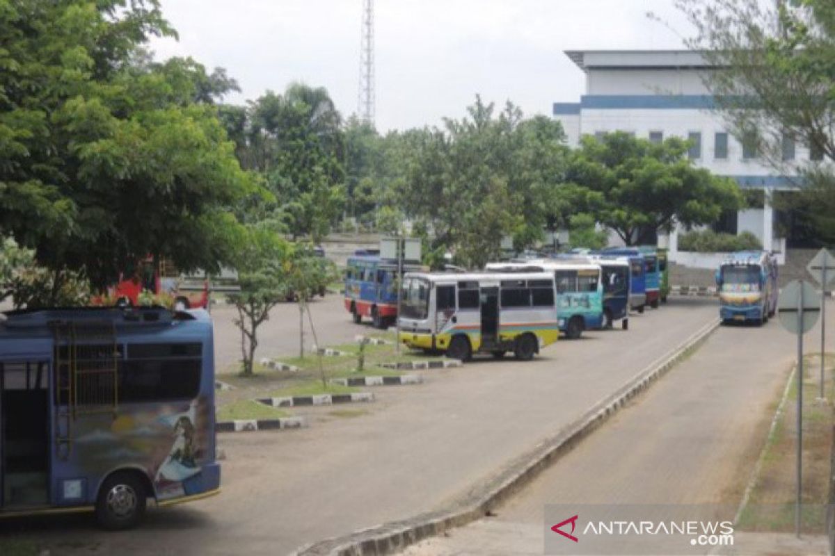 Penumpang di Terminal Dhagsinarga Gunung Kidul masih stabil