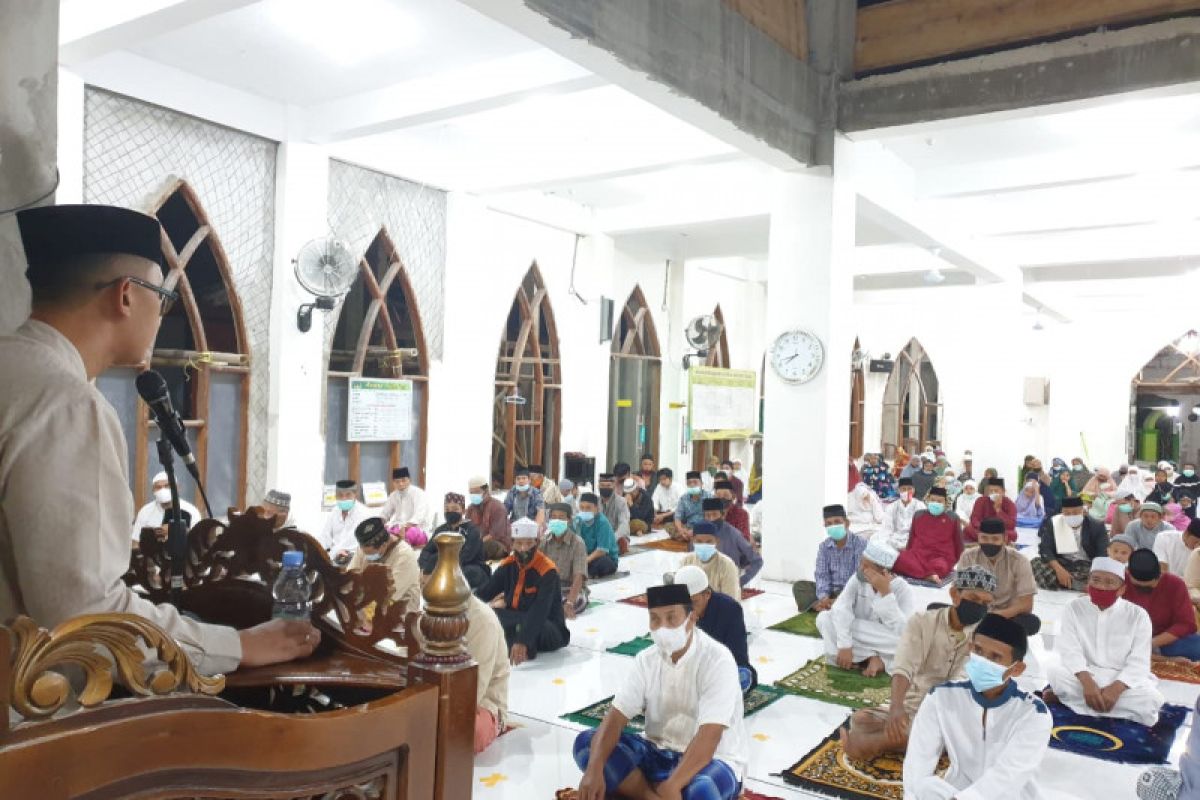 Kapolres Enrekang tegur pengurus masjid karena langgar prokes COVID-19