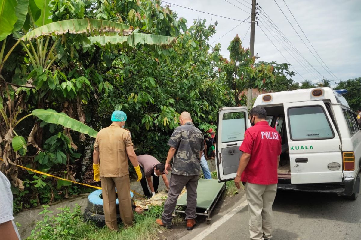 Warga Kuala Kabupaten Langkat temukan mayat dipinggir jalan