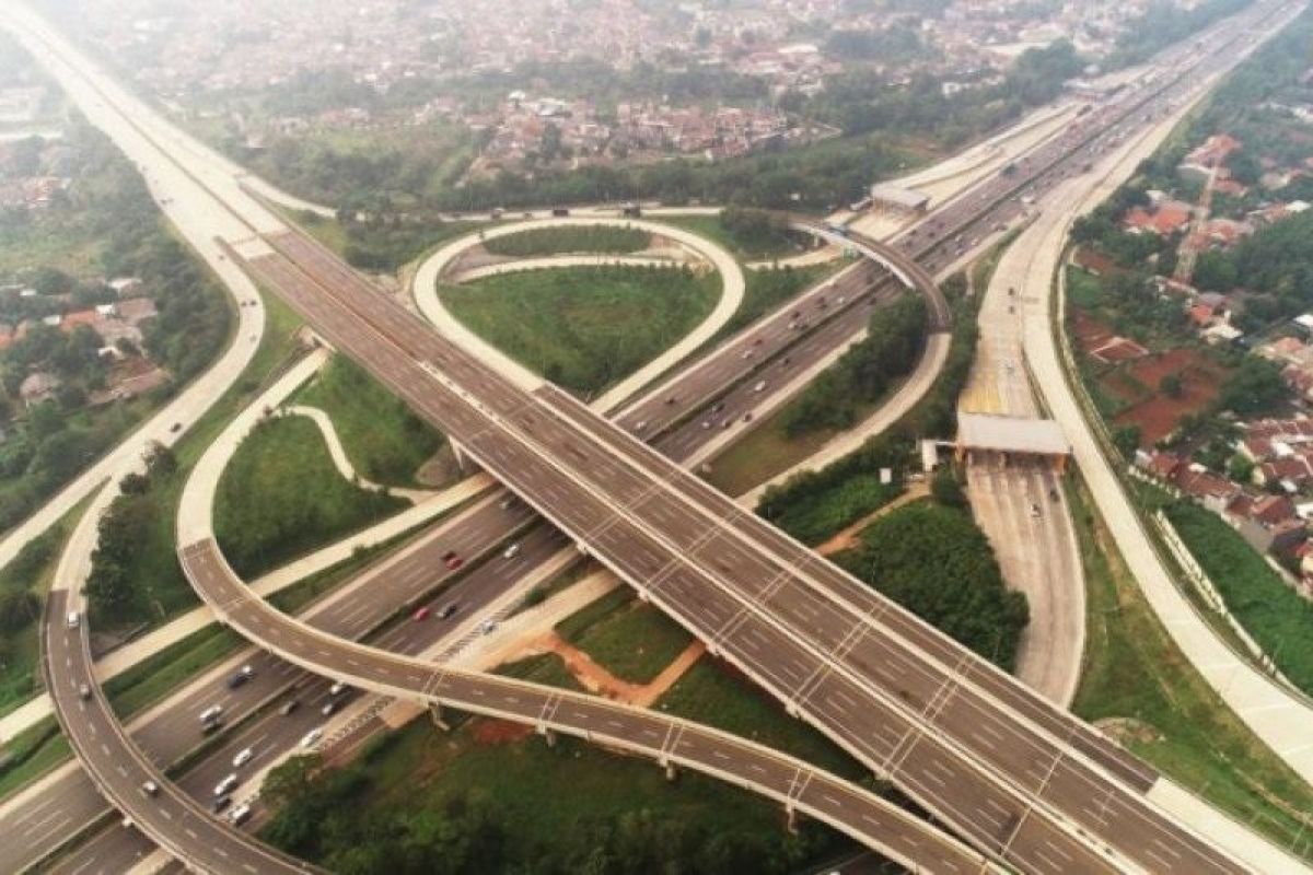 Kementerian PUPR targetkan 19 ruas tol baru bisa tuntas selama 2021
