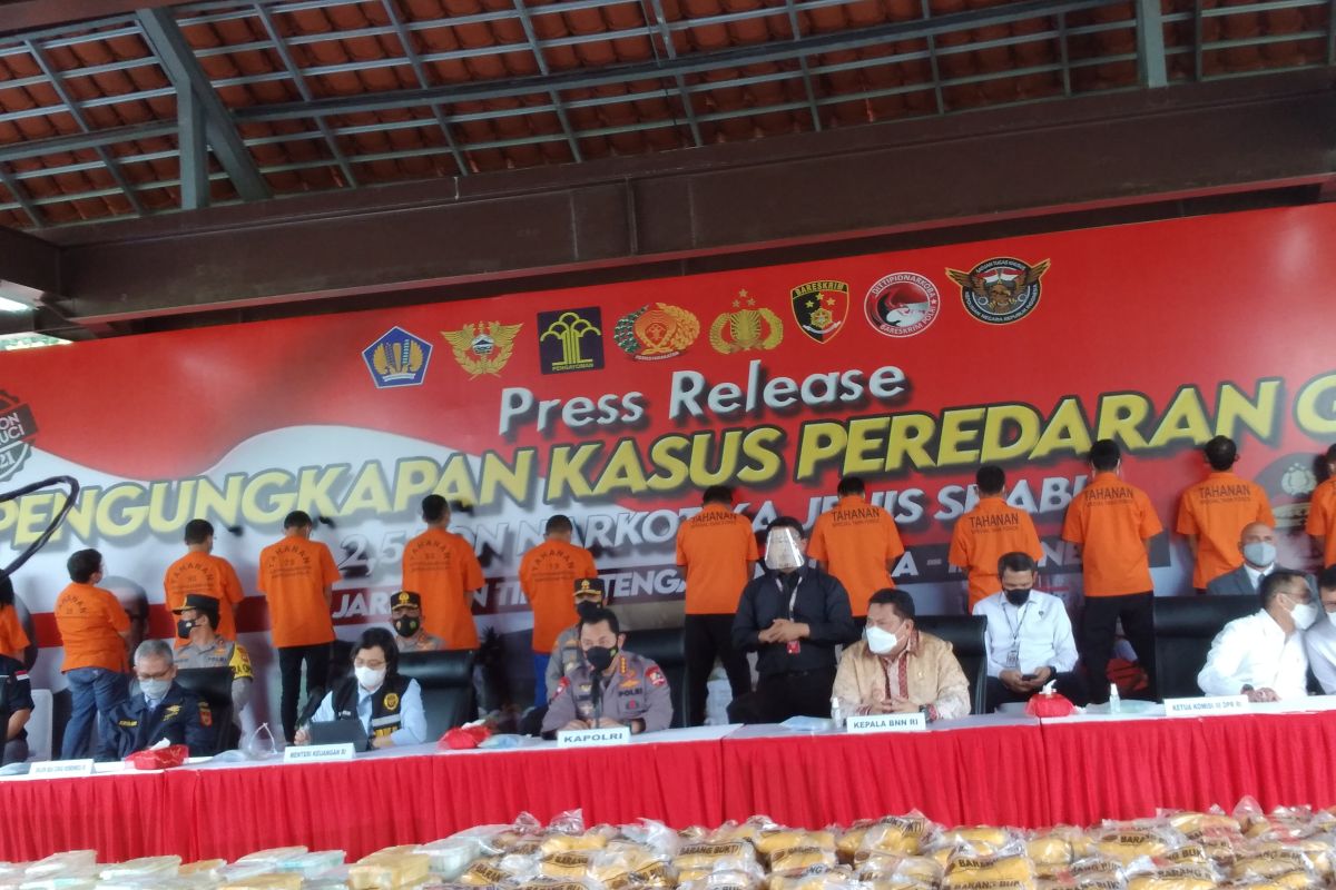 Polri mengungkap kasus 2,5 ton narkotika jenis sabu-sabu