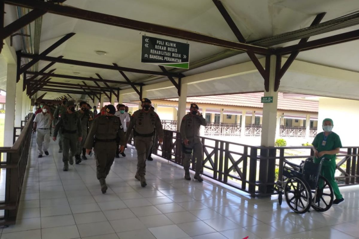 Dankorps Brimob temui dua anggota korban penembakan KKB