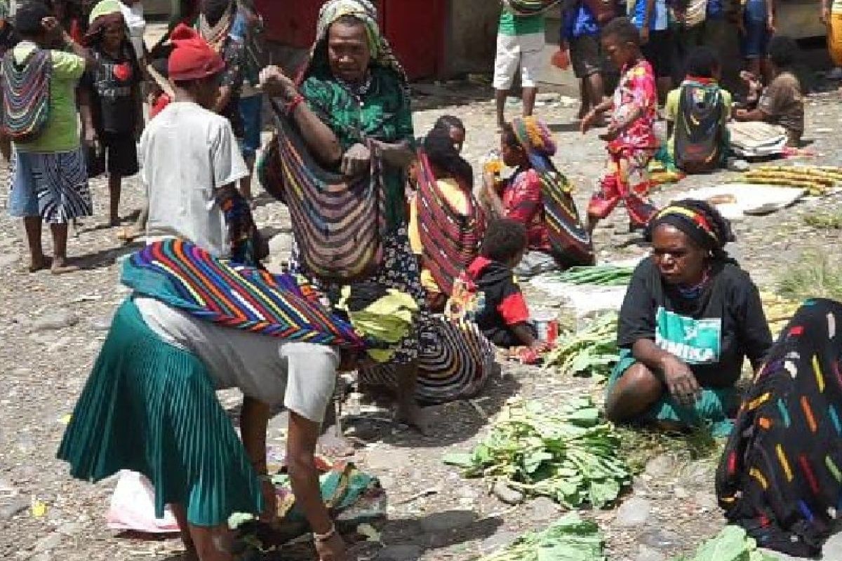 Aktivitas masyarakat di Ilaga Puncak Papua berangsur normal