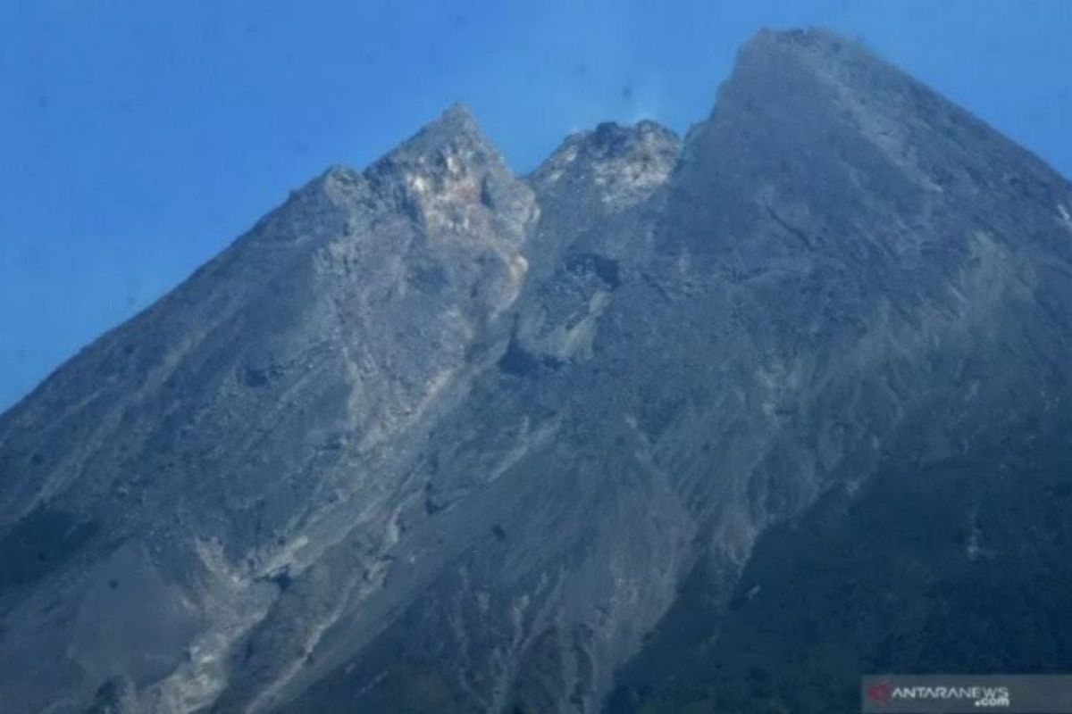 Gunung Merapi mengalami 111 kali  gempa guguran