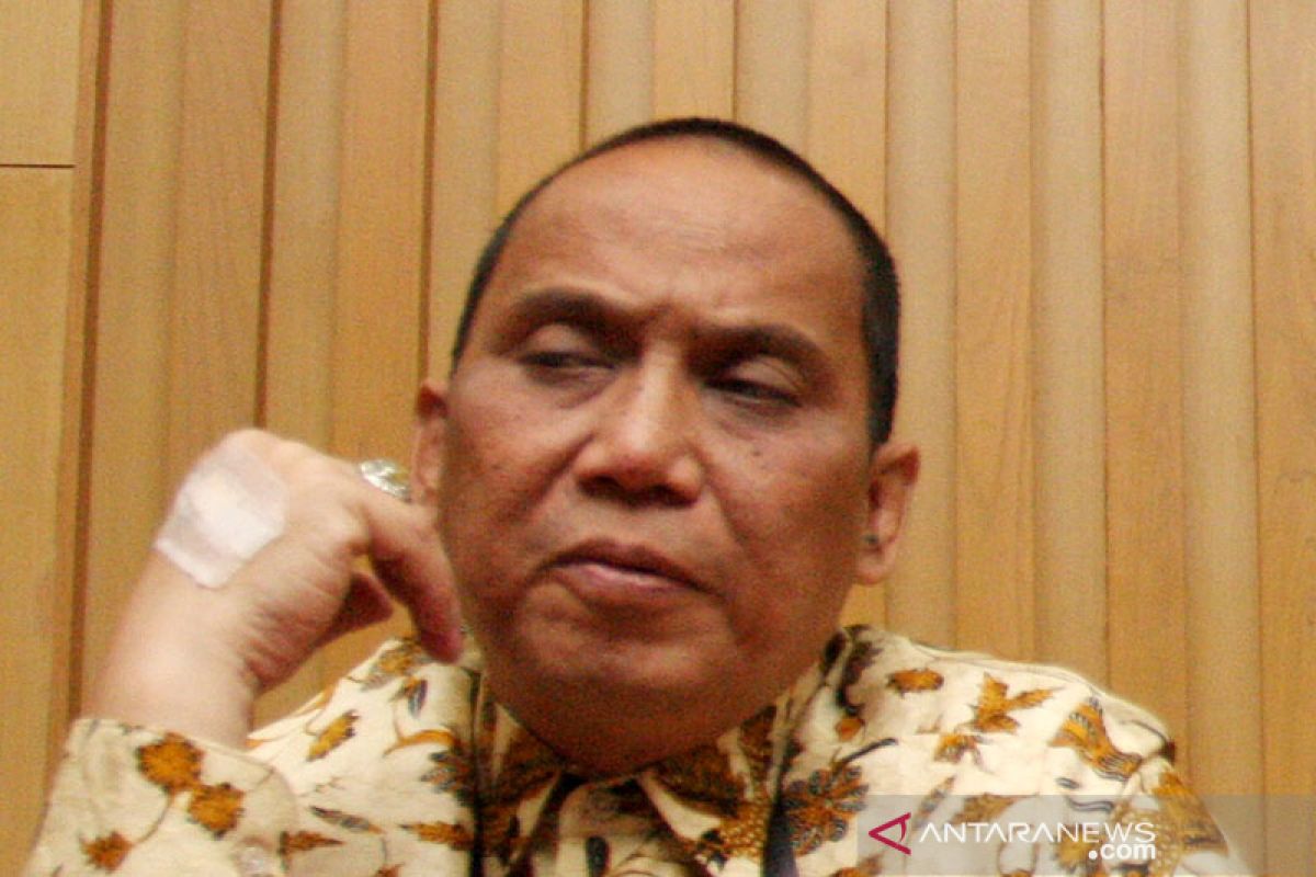 Indriyanto menandatangani pakta integritas Anggota Dewas KPK