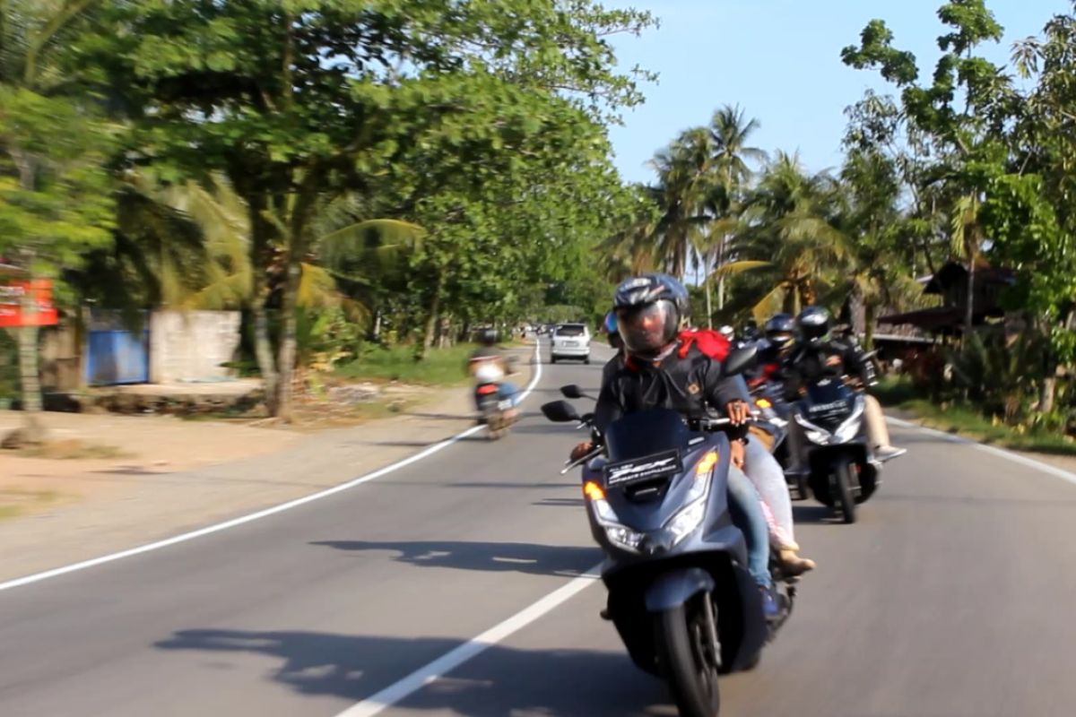 Ngebuburit Ala Anak Komunitas Honda PCX Club Indonesia Chapter Pontianak