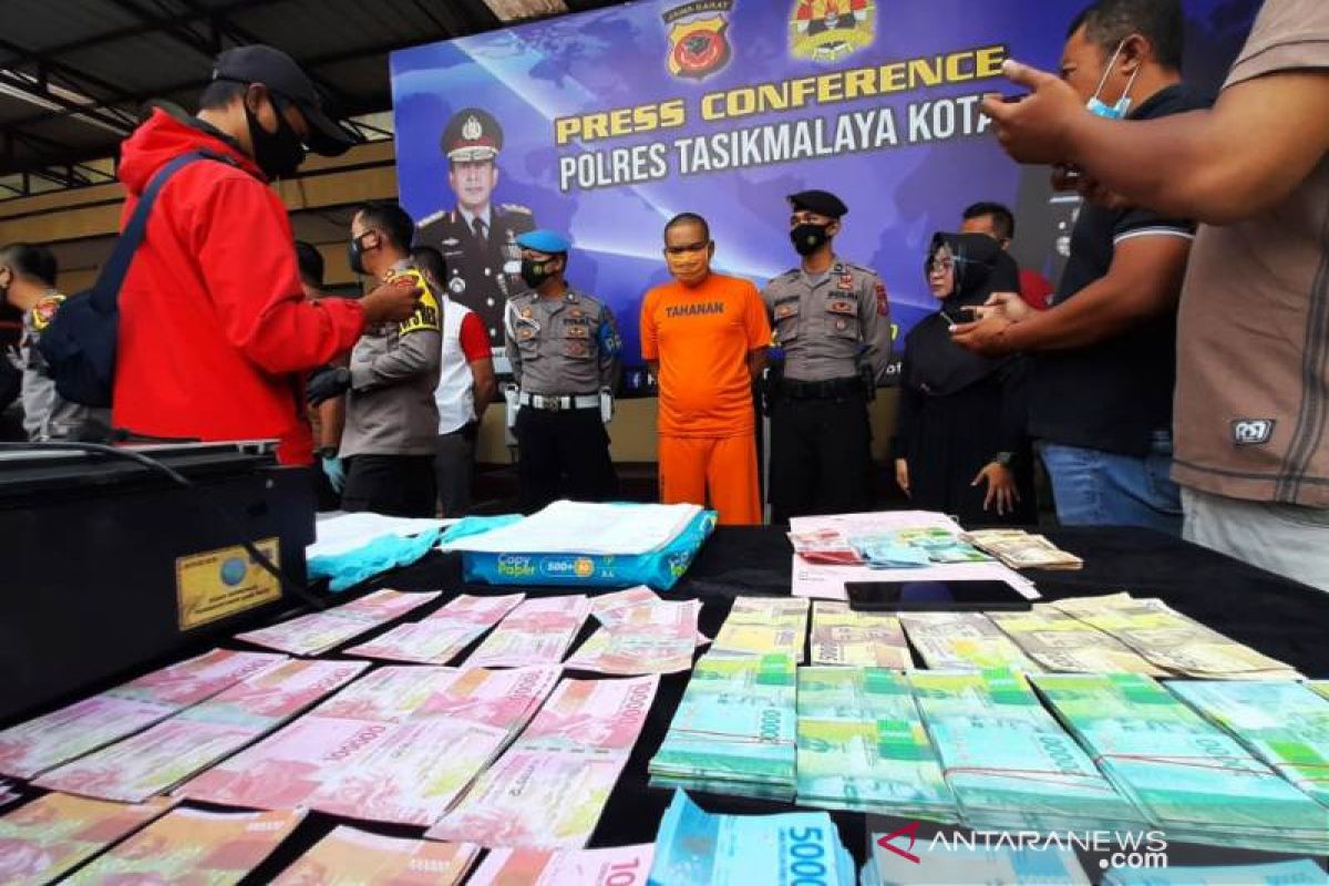 Polisi ungkap penjualan uang palsu lewat media sosial di Tasikmalaya