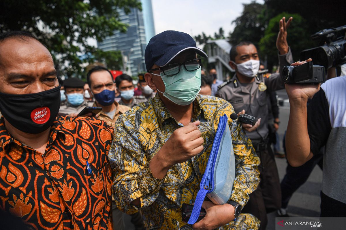 KPK cecar mantan Direktur Pemeriksaan dan Penagihan Dirjen  Pajak Kemkeu Prayitno soal penerimaan uang dari pemeriksaan pajak