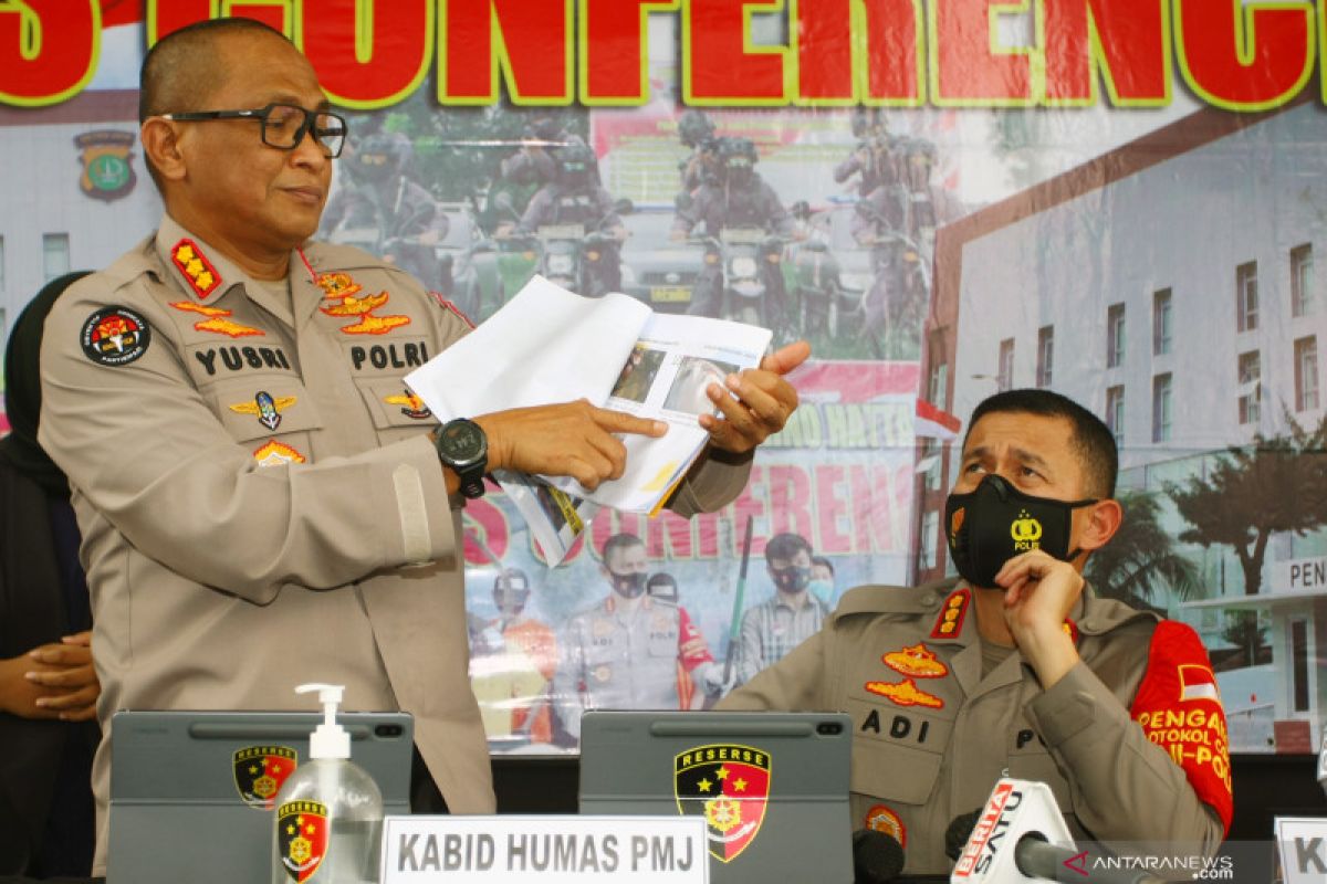 Polisi tangkap dua WN India yang gunakan jasa mafia karantina