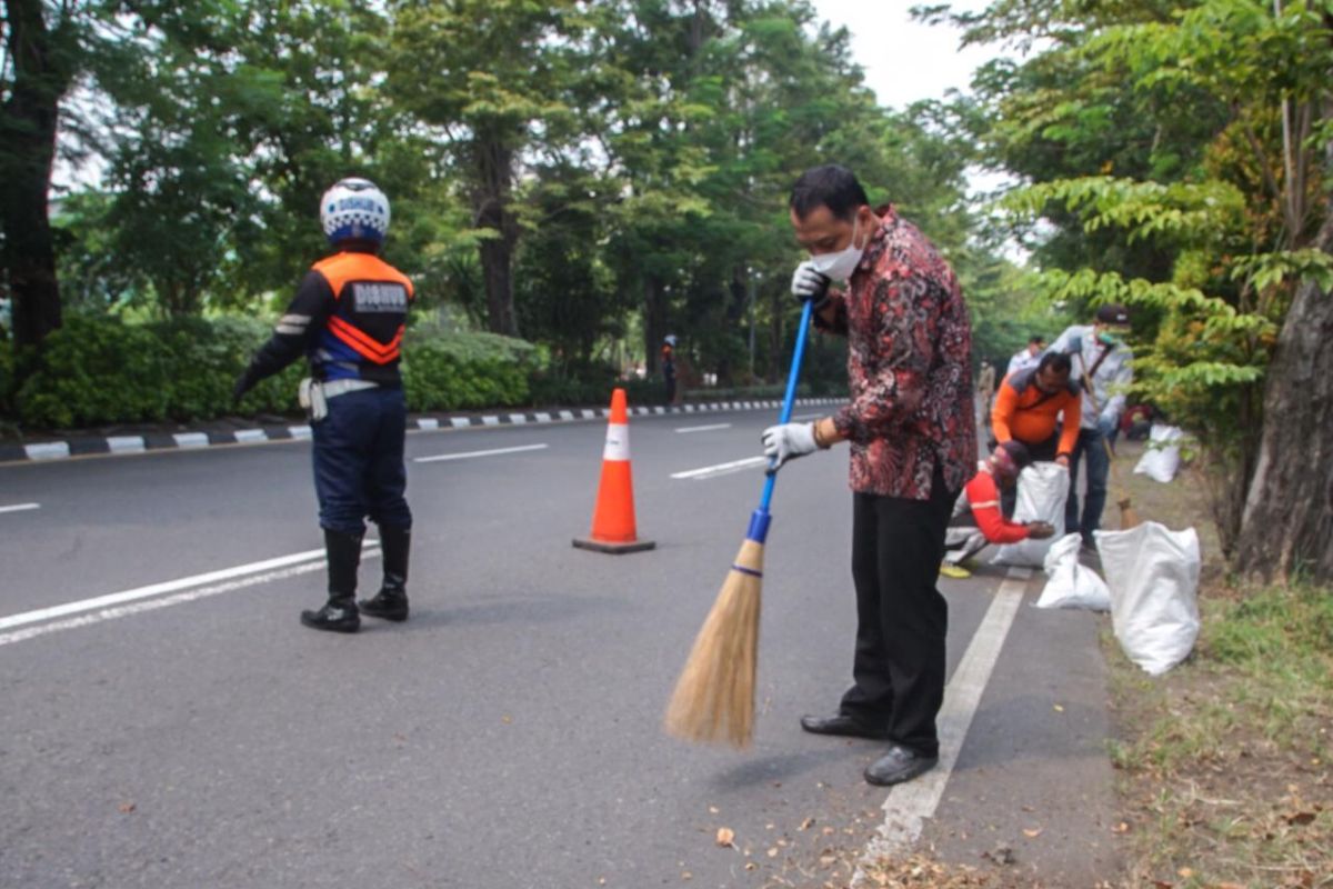 Eri Cahyadi minta penempatan satgas kebersihan di Surabaya dievaluasi