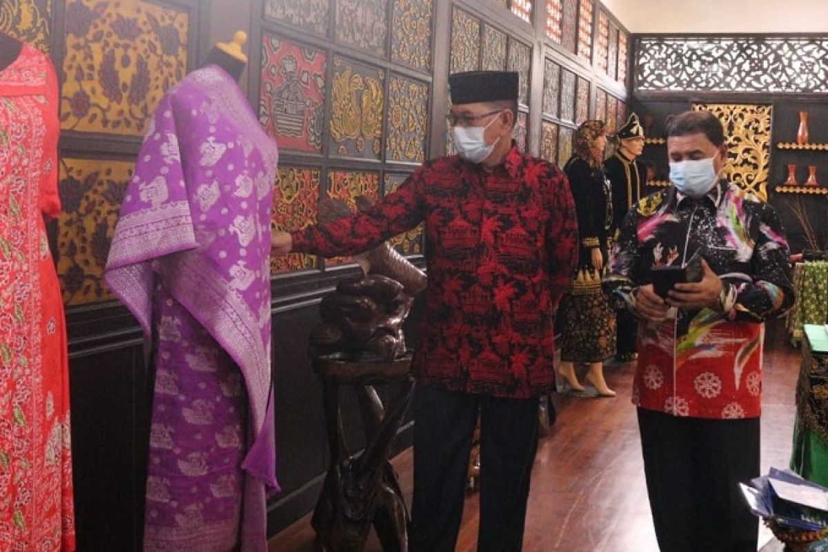 Plt Sekda Merangin apresiasi Galeri Angso Duo di TMII