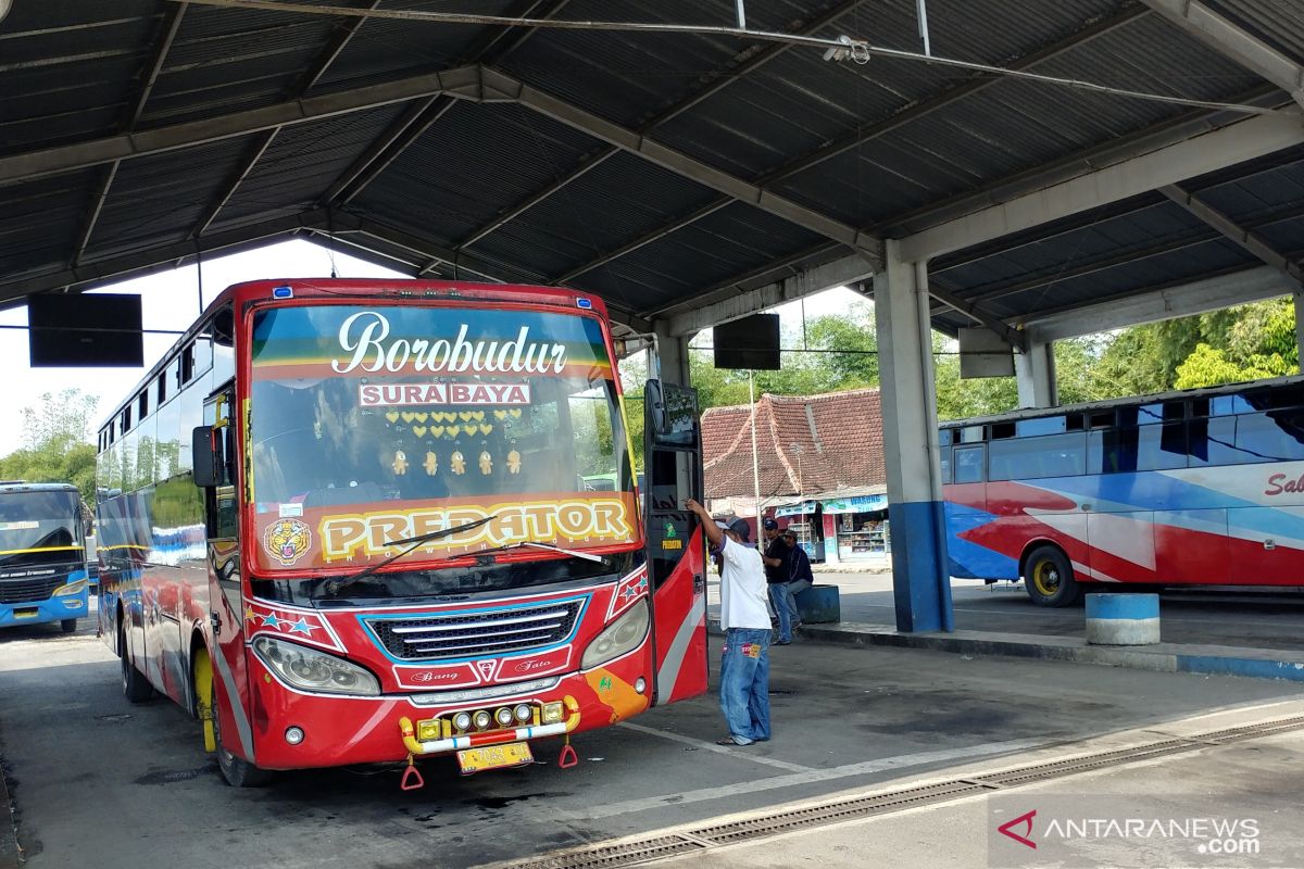 Terminal Tawangalun Jember masih beroperasi layani pemudik