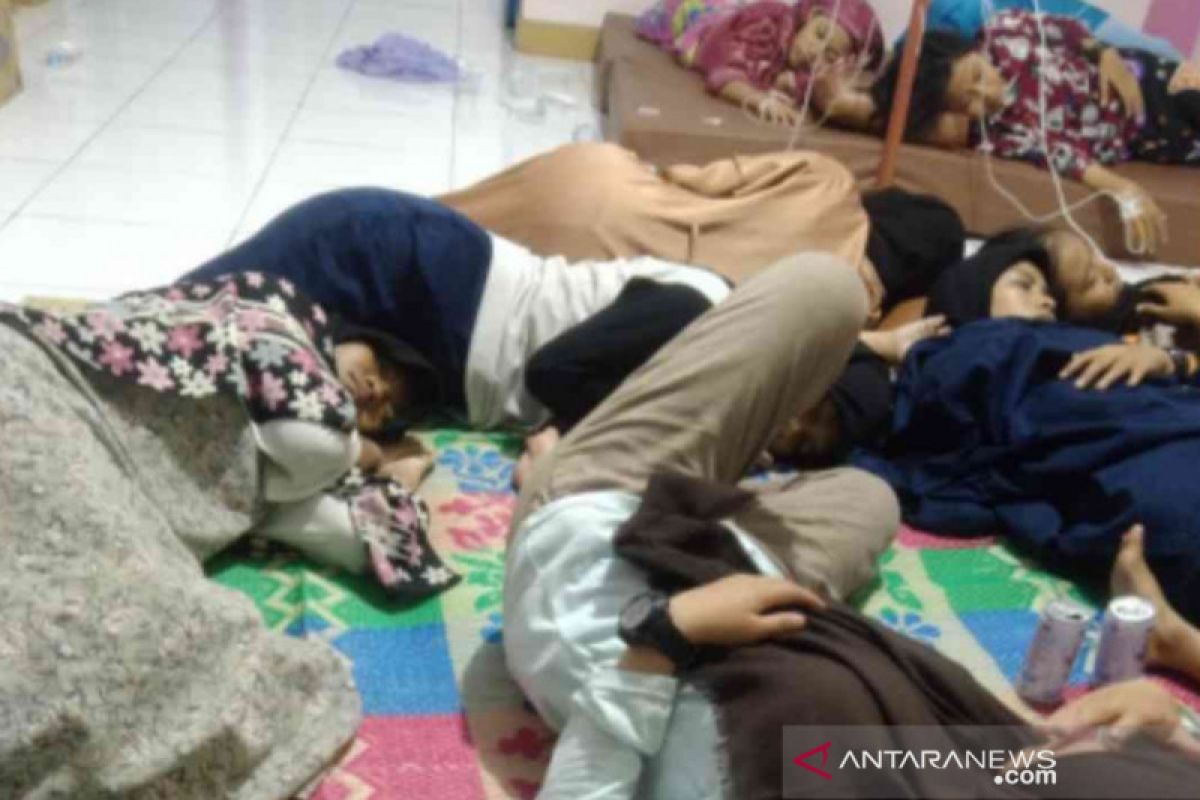 Puluhan santri Ponpes As-Shofiyani Bekasi keracunan saat buka puasa bersama