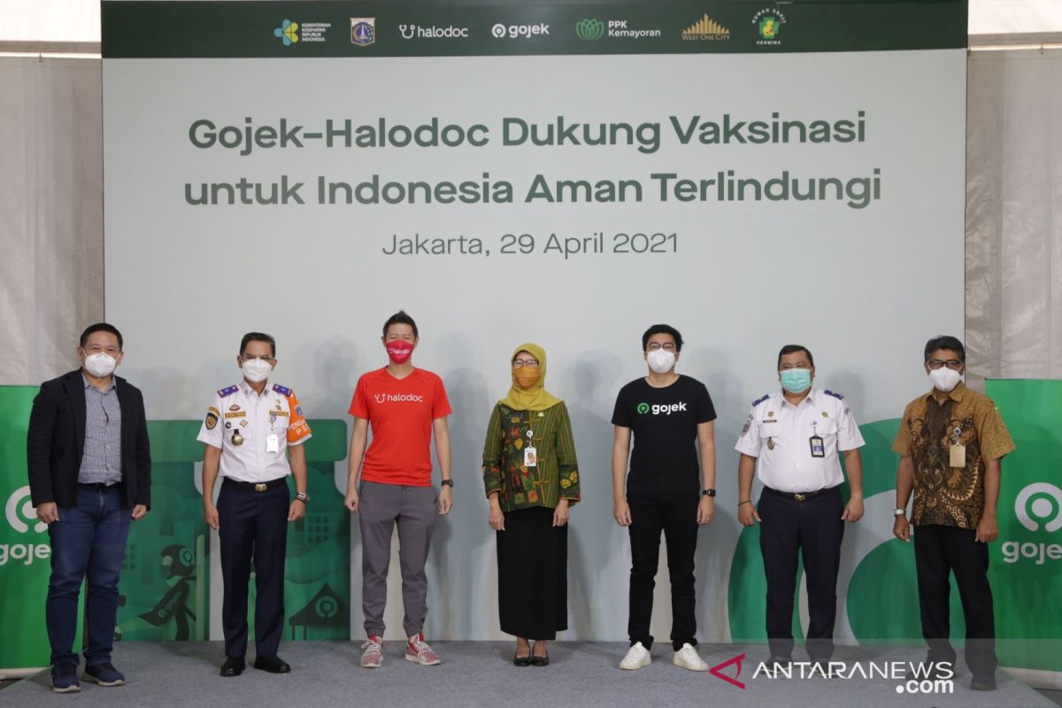 Gojek dan Pemprov DKI Jakarta laksanakan vaksinasi "drive thru"