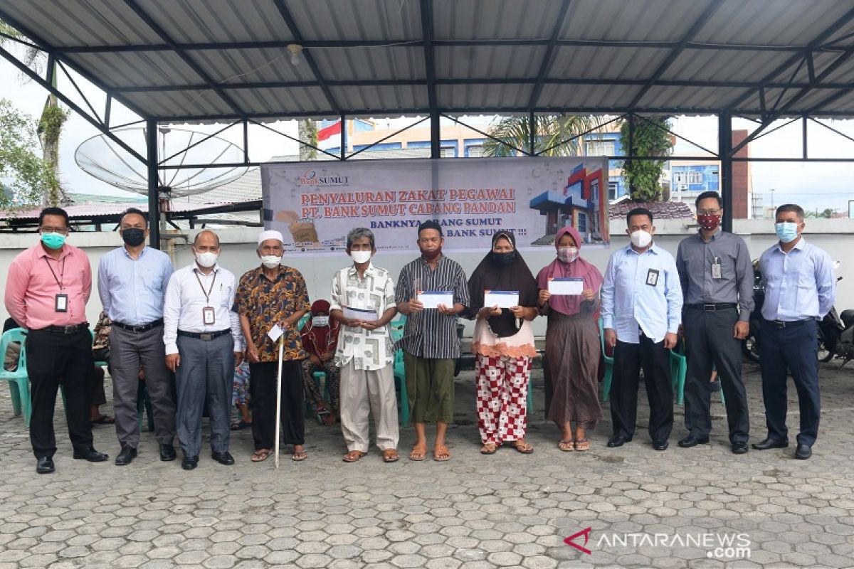 Bank Sumut Pandan salurkan zakat pegawai kepada 70 orang