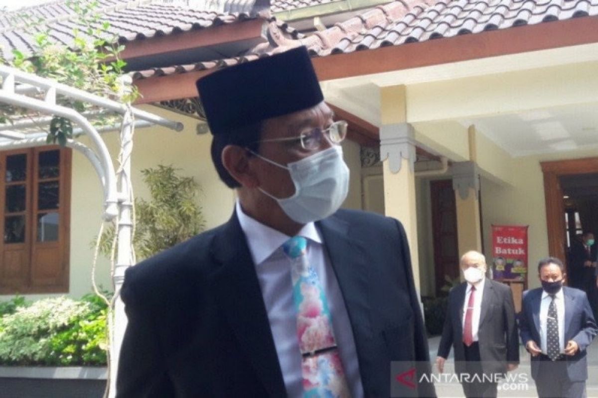 Gubernur Daerah Istimewa Yogyakarta, Sultan HB X imbau perantau jangan pulang dulu