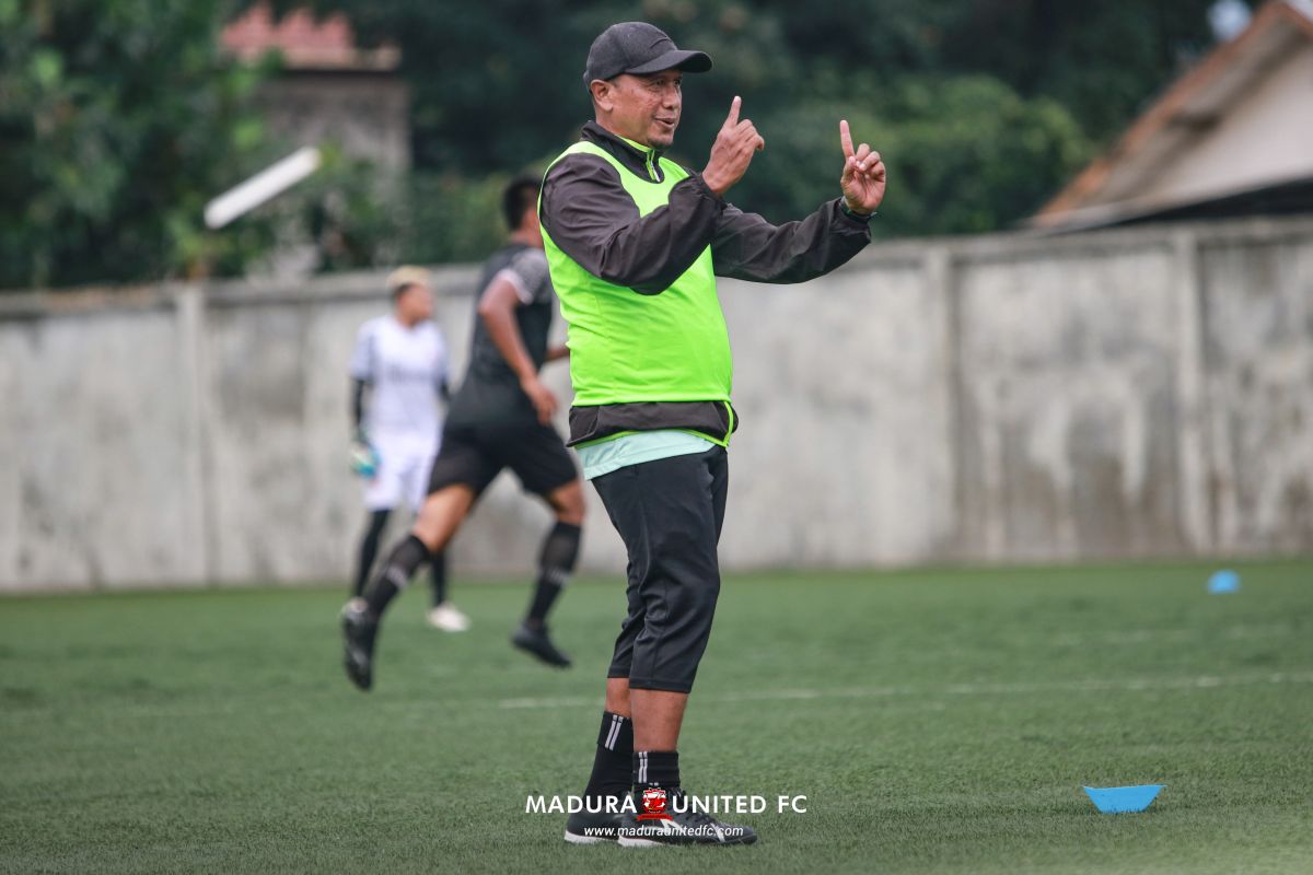 Manajer Madura United Rahmad Darmawan dukung Liga 1 di Pulau Jawa