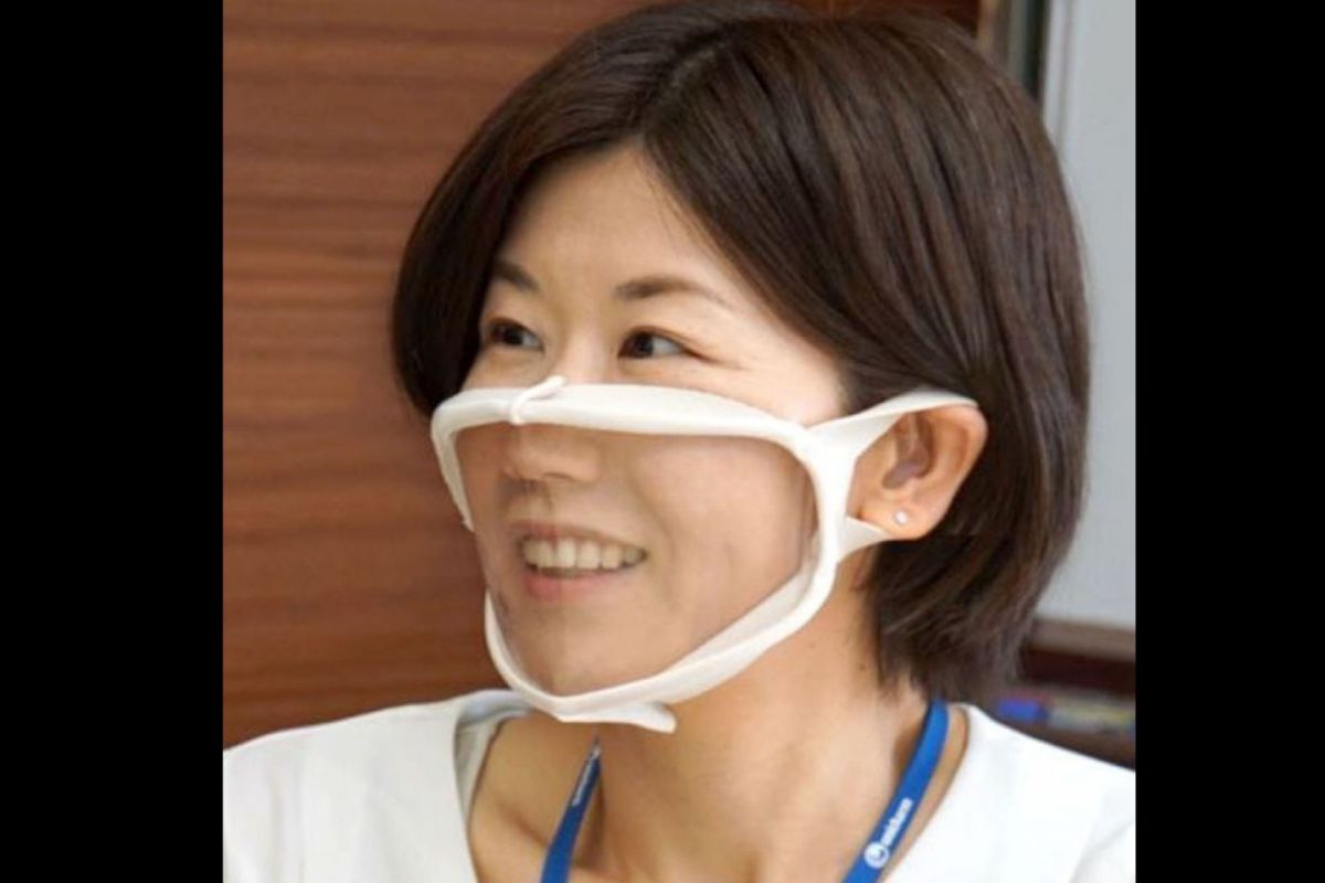 Masker transparan, inovasi untuk untuk bantu teman tuli berkomunikasi