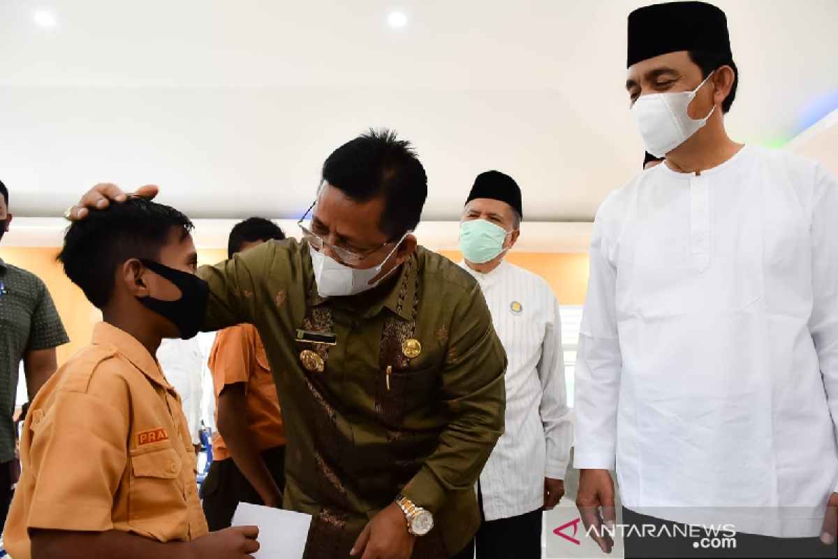 Wali kota santuni 1.469 siswa yatim dan piatu di Banda Aceh