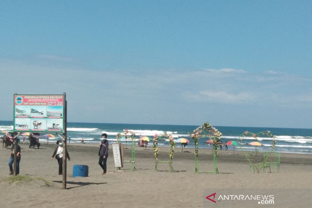 Bantul akan melarang aktivitas jualan di kawasan Pantai Parangtritis