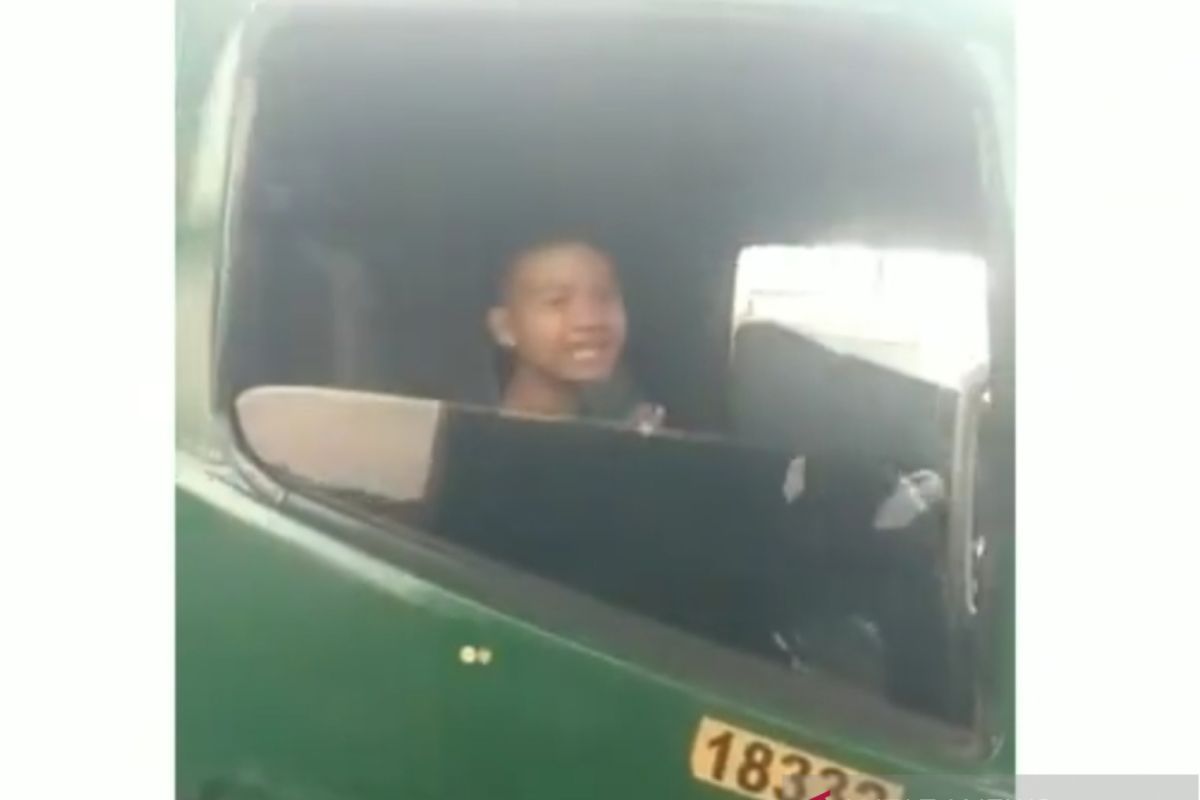 Bocah 12 tahun yang videonya viral karena kemudikan truk kontainer seorang diri diamankan polisi