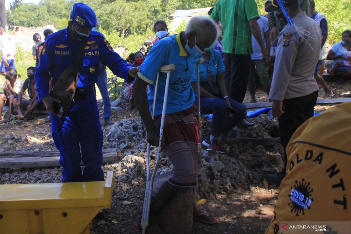 Polairud Polda NTT sosialisasi bahaya  bahan peledak untuk tangkap ikan