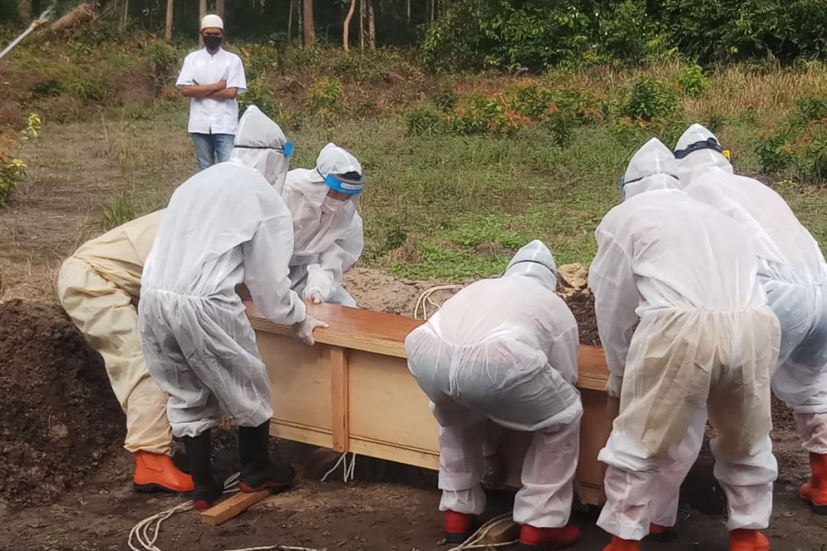 Seorang guru di Bangka meninggal akibat terkonfirmasi COVID-19