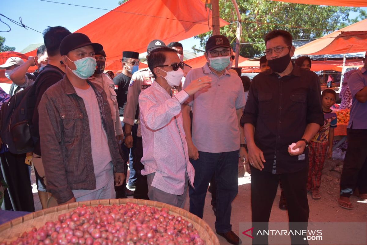 Bupati Gorontalo sidak penerapan protokol kesehatan di pasar tradisional