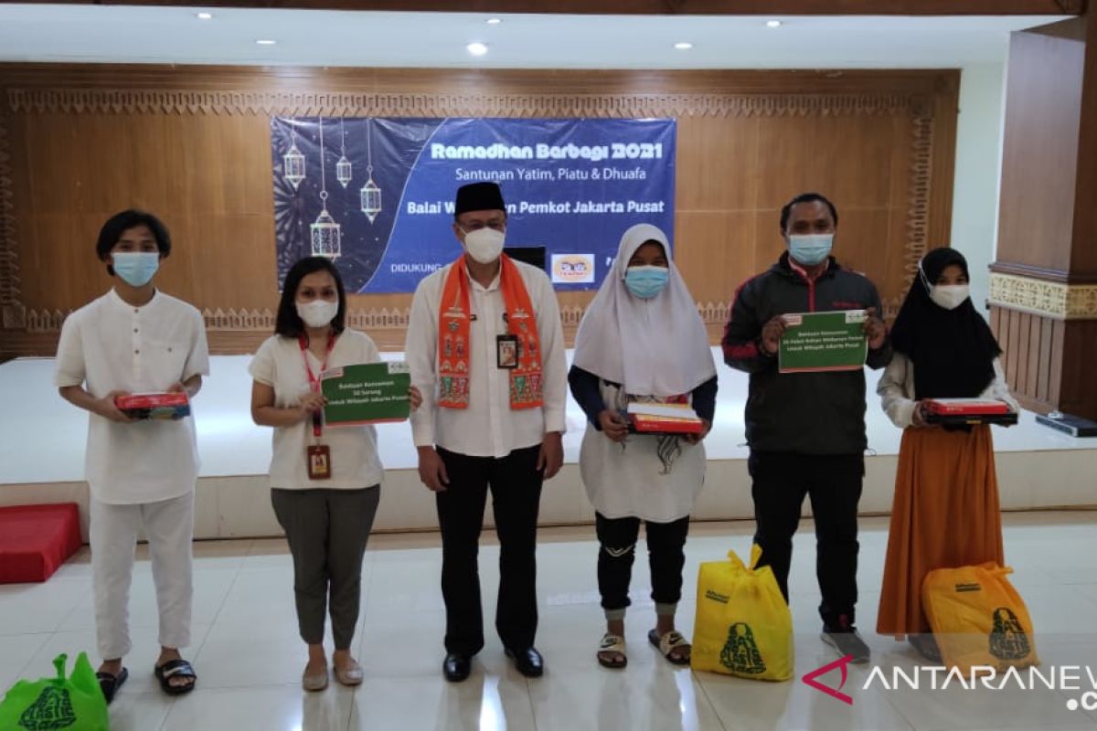 Puluhan anak yatim dan dhuafa di kawasan Pemkot Jakpus terima santunan