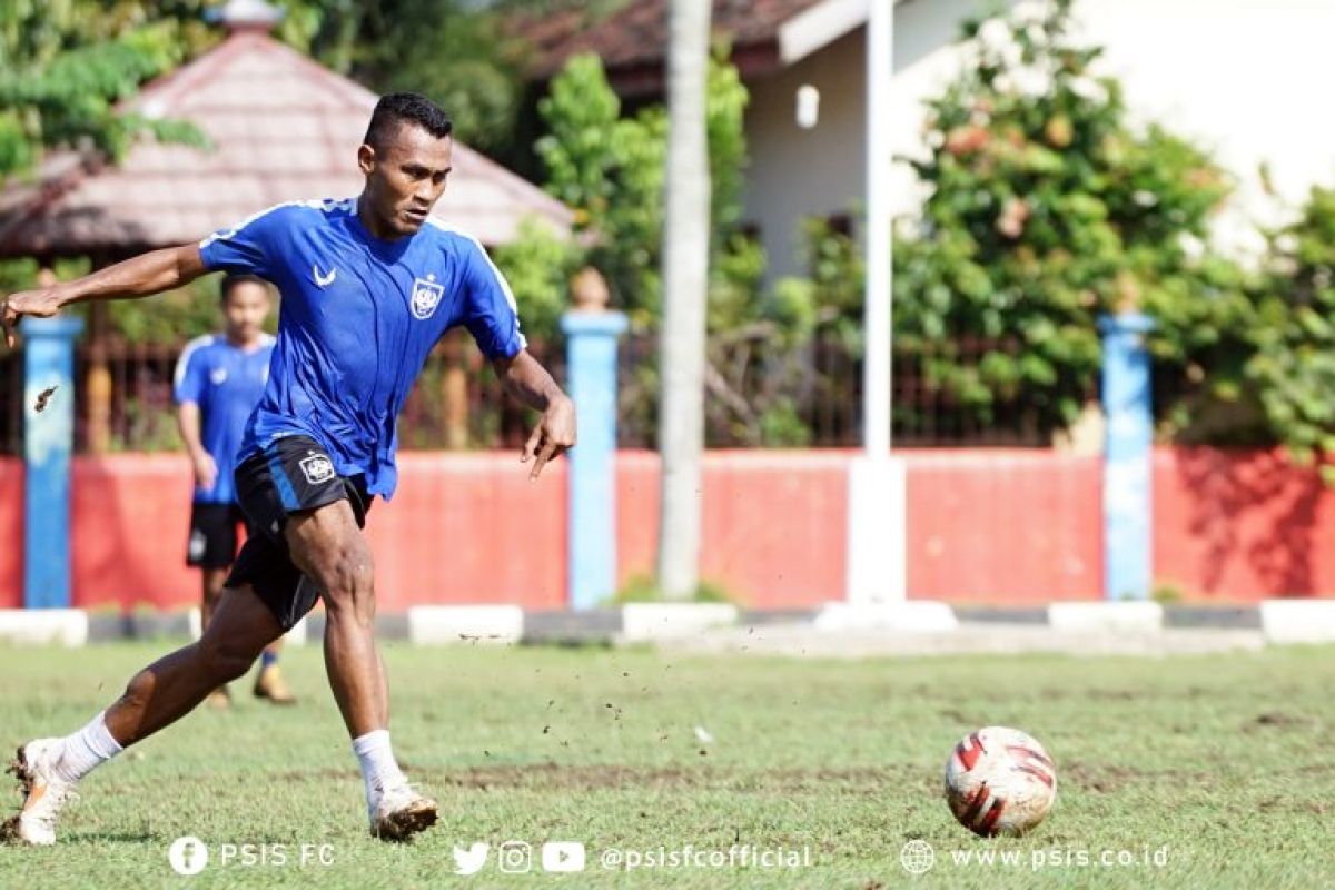 Safrudin Tahar resmi berpisah dengan PSIS