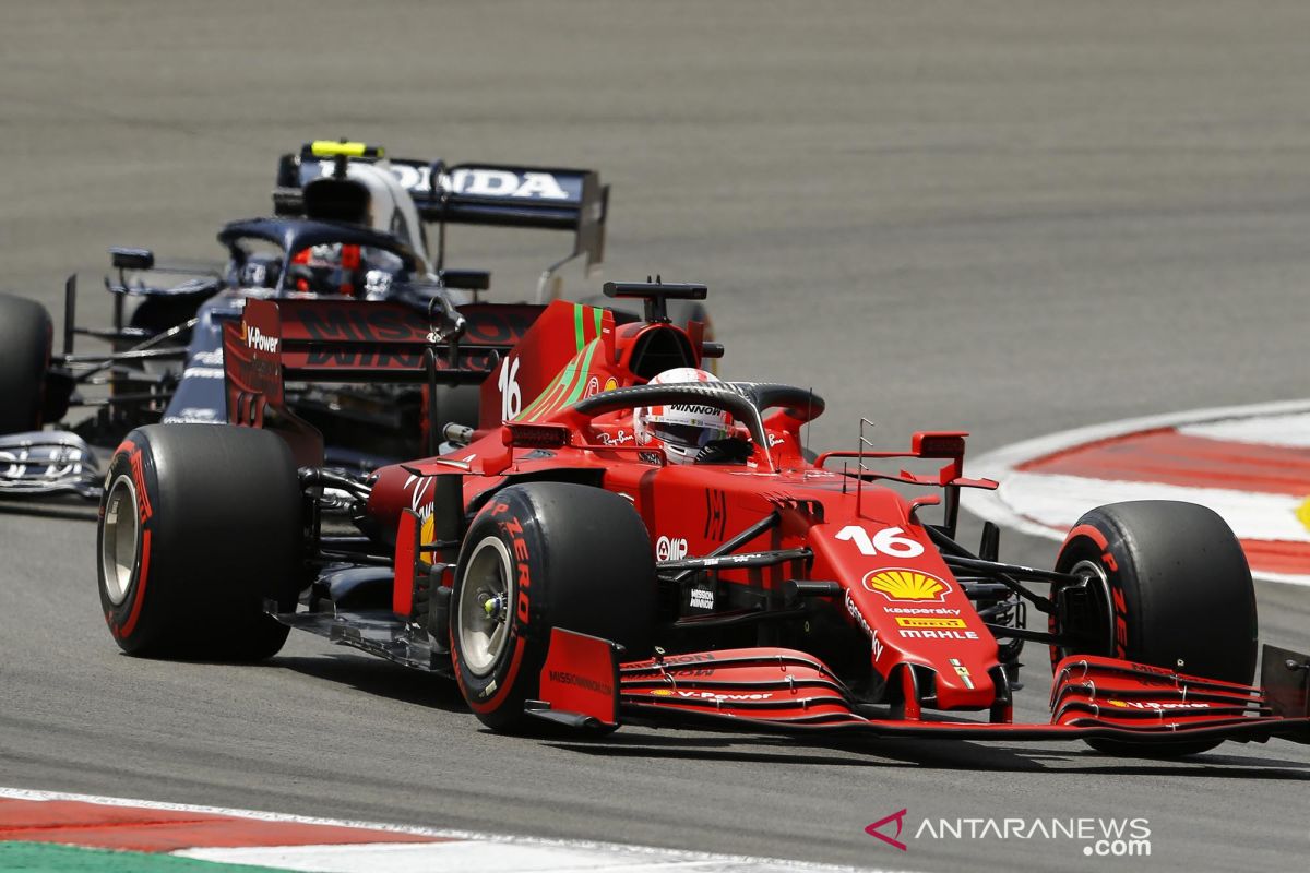 Charles Leclerc rebut pole GP Azerbaijan, empat "red flag" warnai kualifikasi