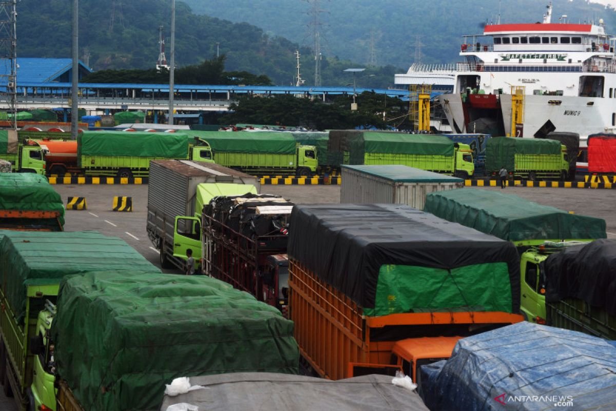 Sebanyak 38.201 penumpang tinggalkan Pulau Jawa menuju Sumatera