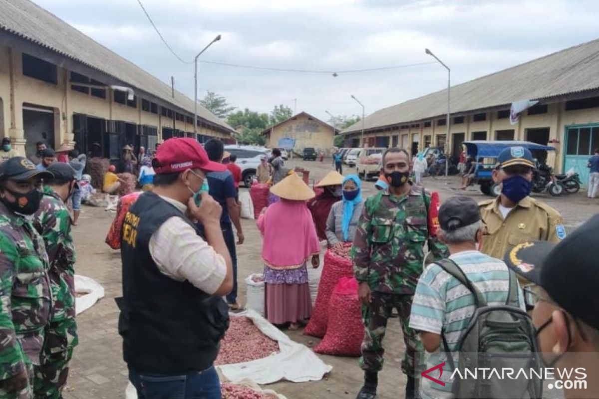 Harga bahan pokok di Probolinggo terpantau masih stabil jelang Lebaran