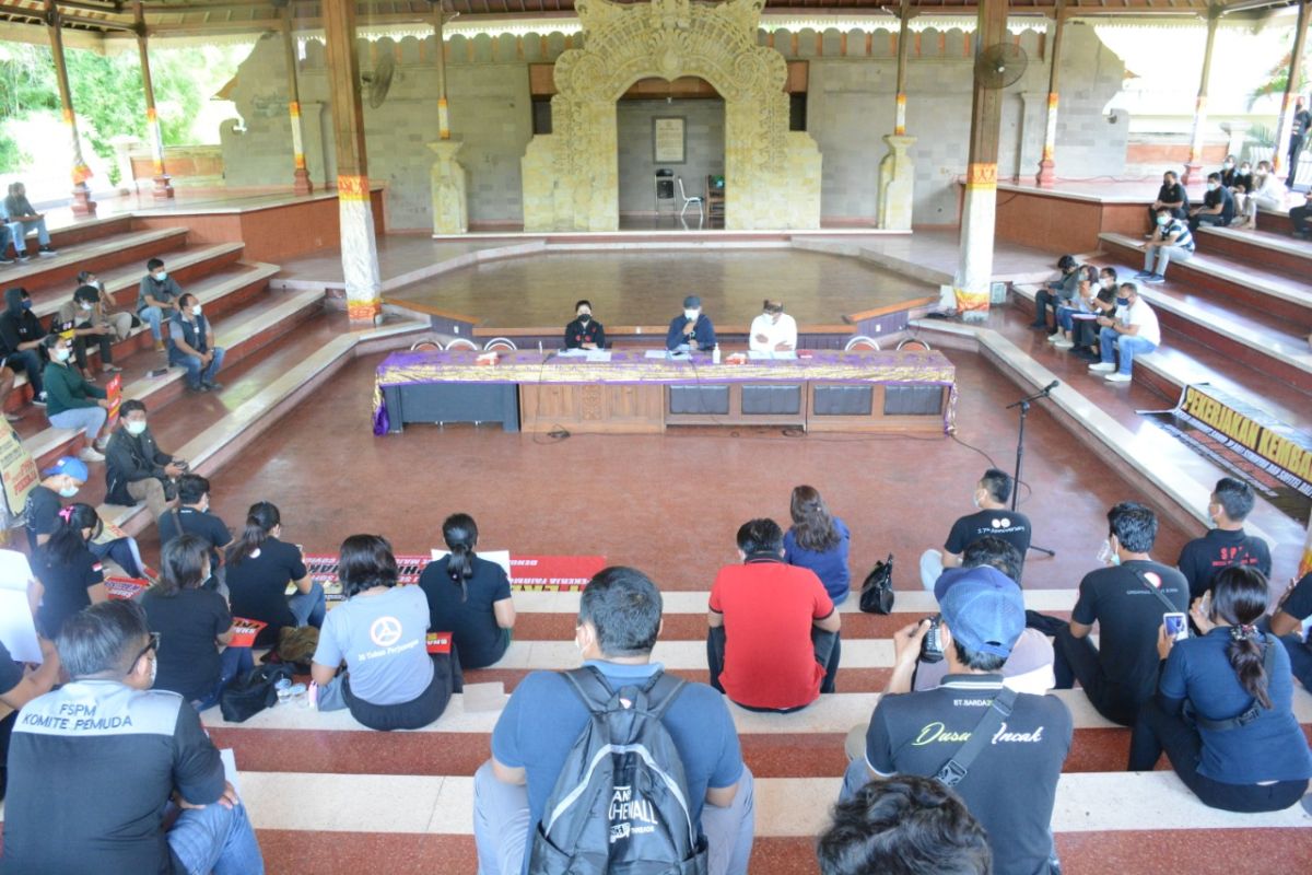 Serikat Pekerja Mandiri Bali minta agar putusan PHK sepihak dicabut