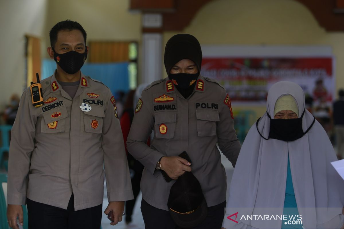 Polres Gorontalo Kota jemput bola vaksinasi COVID-19 bagi lansia