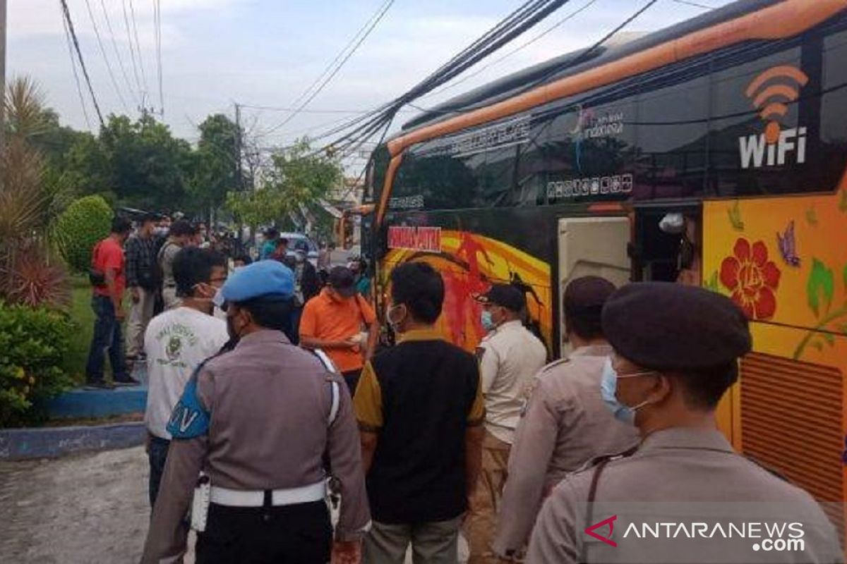 Pemkab Sampang fasilitasi pemulangan seratusan pekerja migran