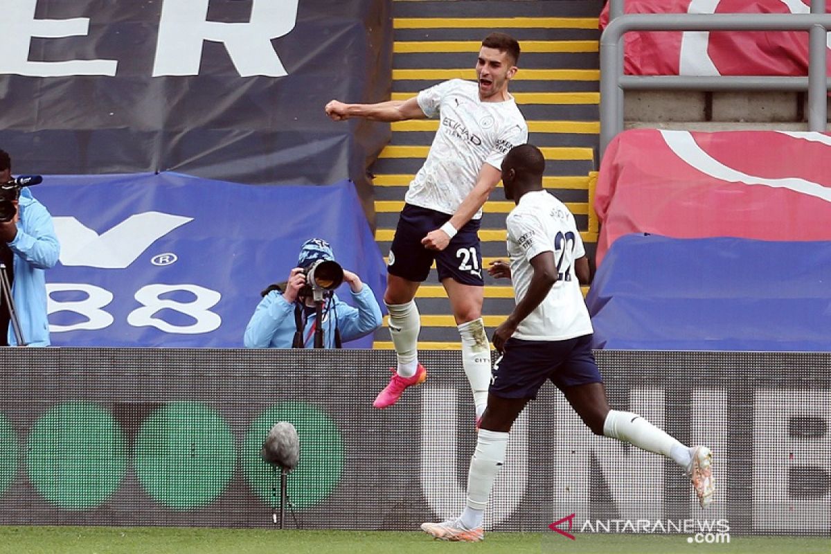 Liverpool bisa bantu City resmi juara malam ini