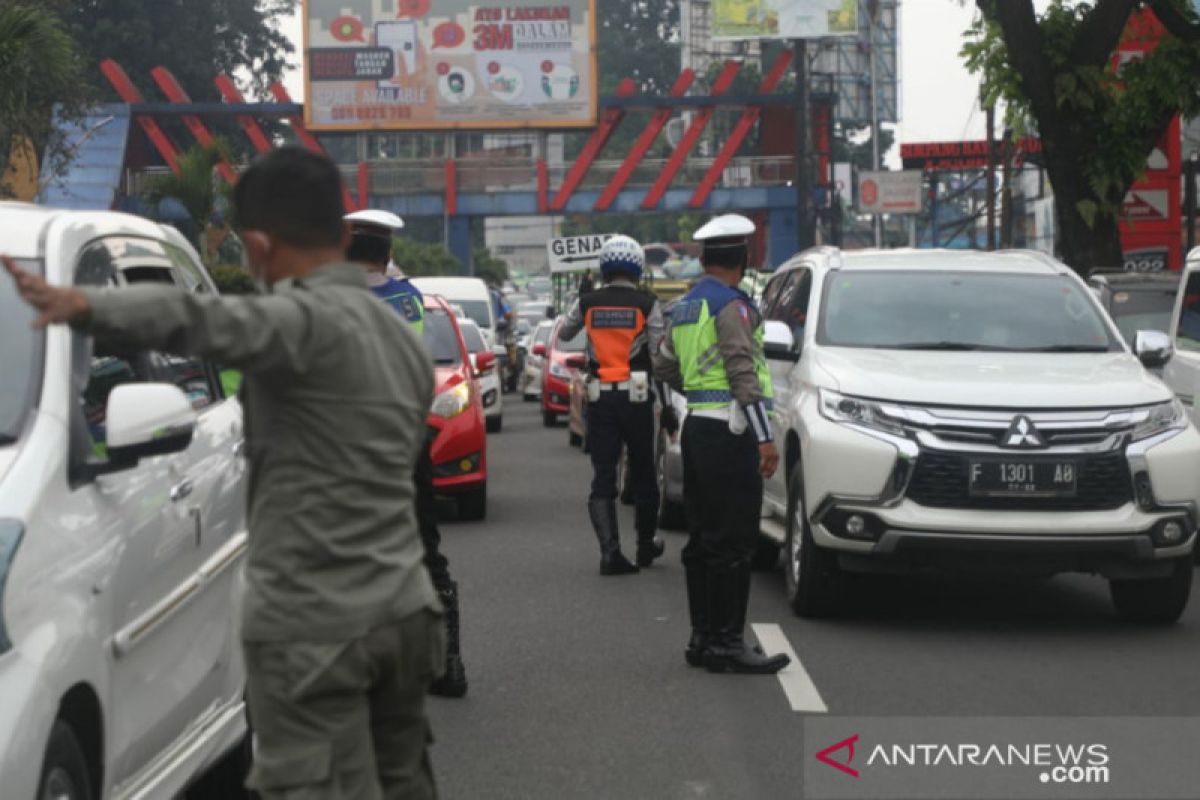 Pelaksanaan ganjil-genap hari kedua di Kota Bogor ada 3.076 kendaraan diputarbalikkan