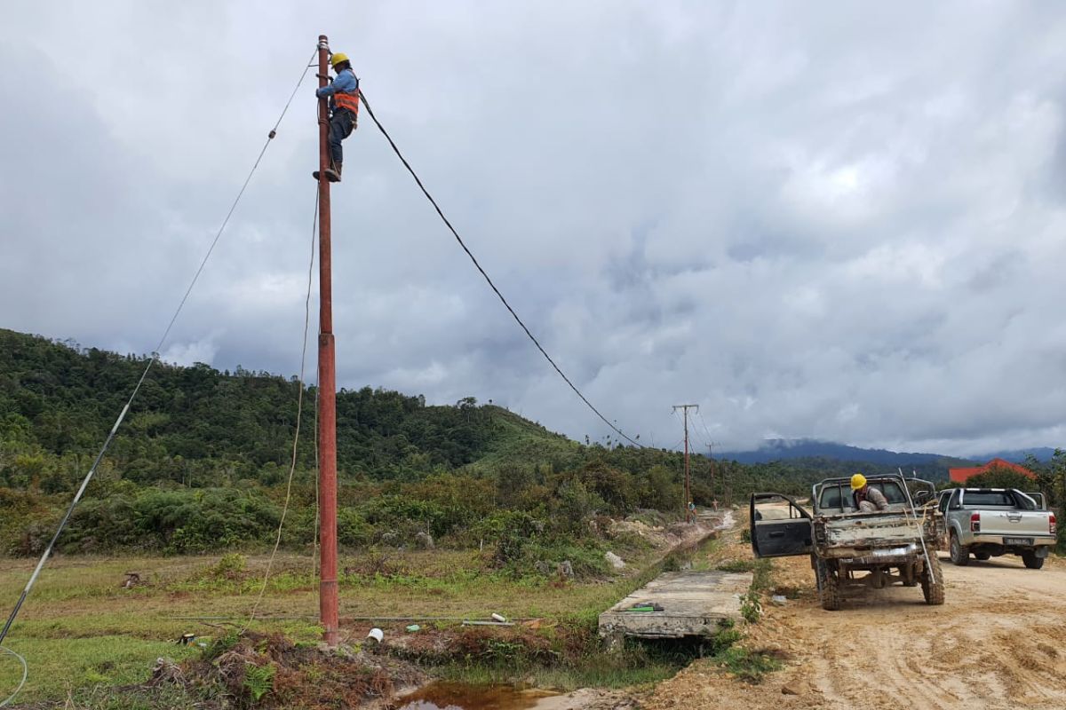 PT PLN targetkan 33 desa terpencil Kaltim terlistriki sebelum 2022