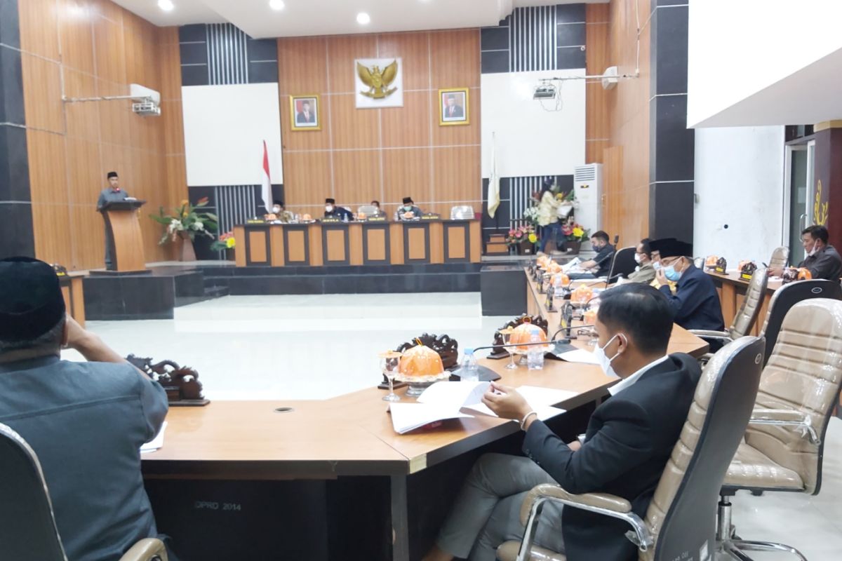 Seluruh fraksi DPRD Palu  setujui Raperda RTRW 2021-2041 menjadi perda