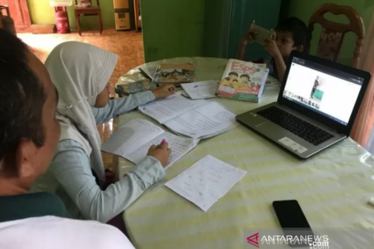 Suka-duka belajar "online" saat pandemi COVID-19