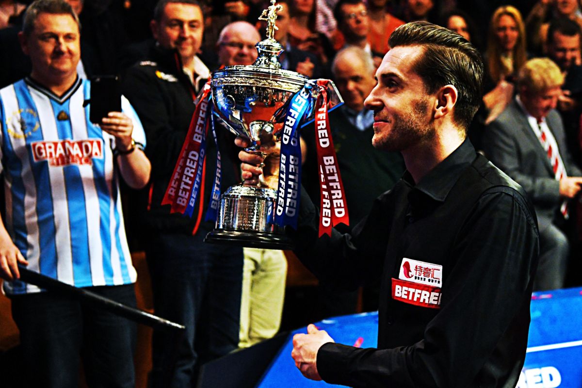 Mark Selby memimpin 10-7 atas Shaun Murphydi final kejuaraan snooker dunia