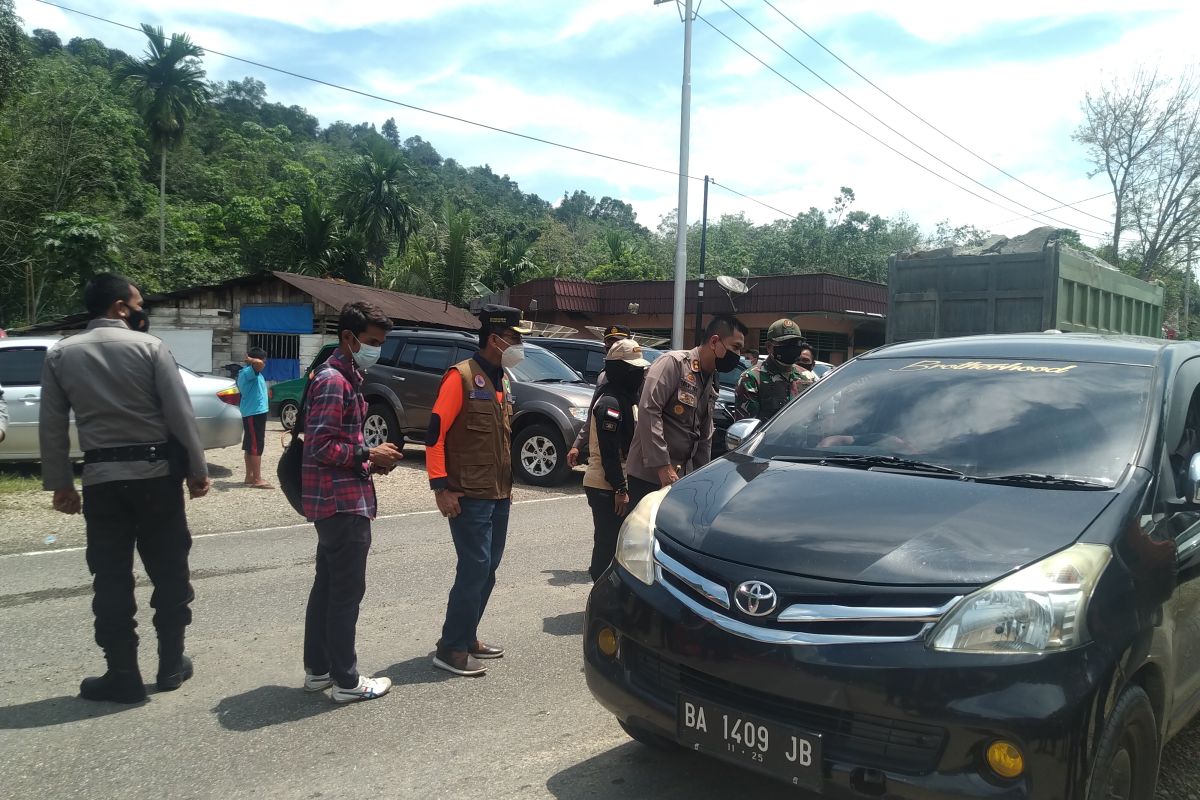 Khawatir diintervensi, Bupati Limapuluh Kota harapkan posko penyekatan Sumbar-Riau dibantu Pemprov Sumbar