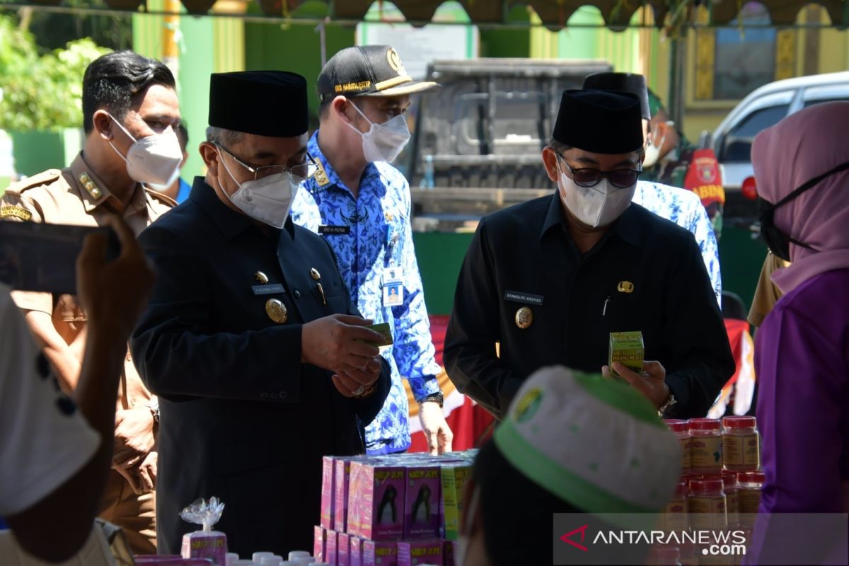 Desa Bamban, Angkinang HSS jadi lokasi pasar murah Disdag dan PKK Kalsel