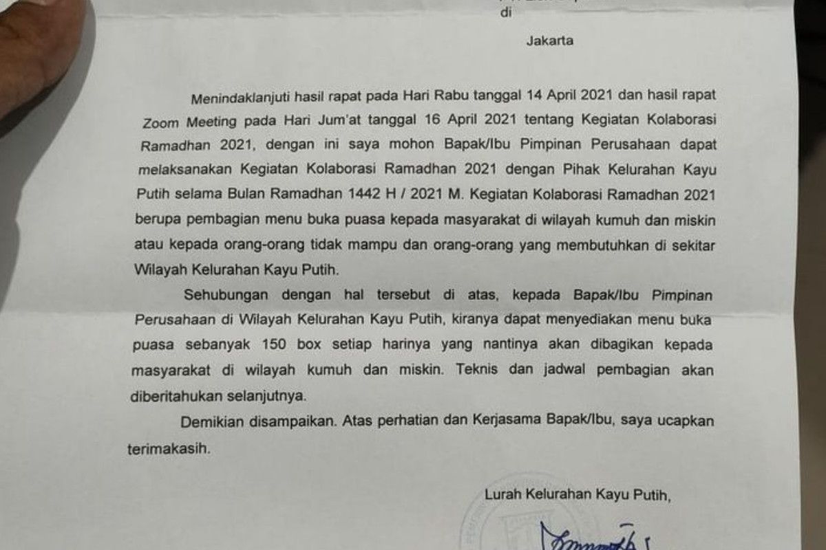 Lurah Kayu Putih tetap lanjutkan program berbagi takjil