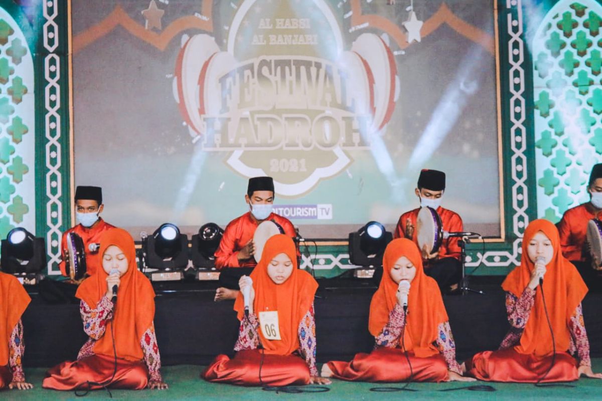 Festival Hadrah Al Habsy Al Banjari di Kediri berlangsung meriah