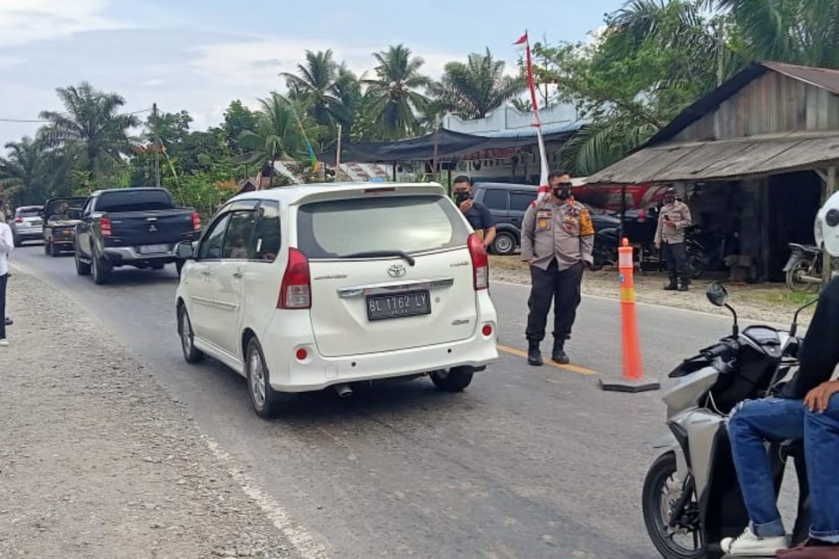 Kapolres Langkat tinjau pos penyekatan Langkat-Aceh